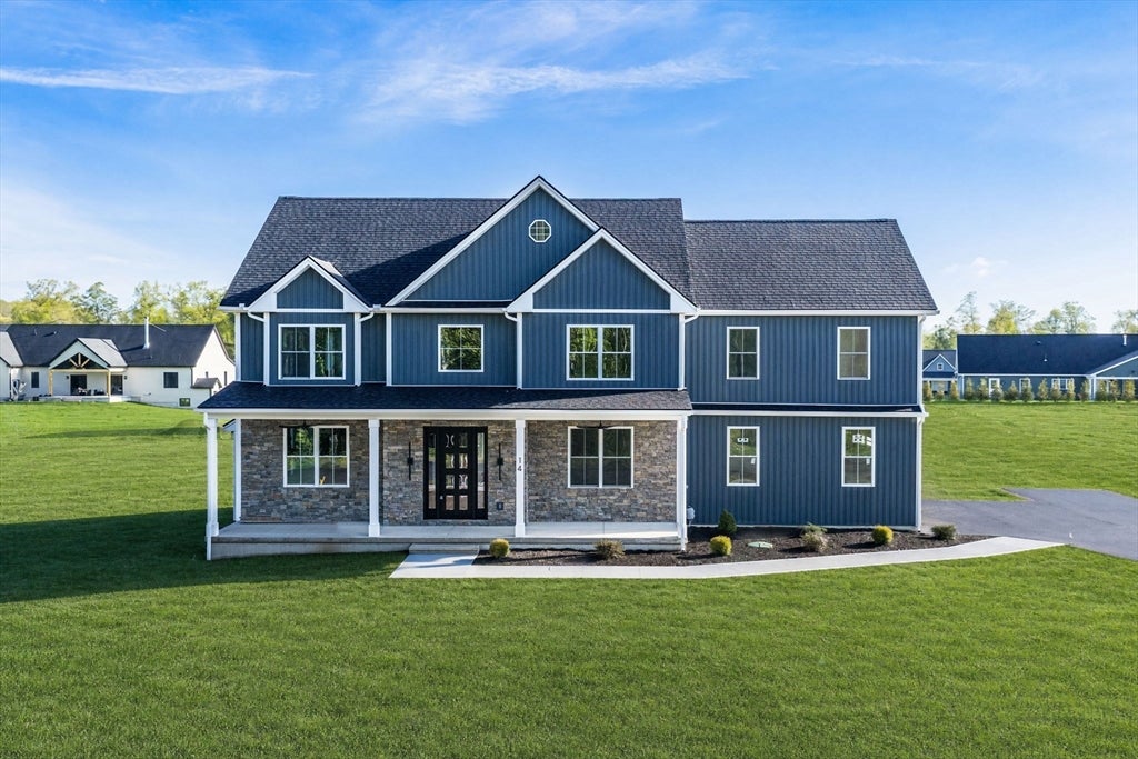 Photo of 14 Balsam Hill Rd, Ludlow, MA