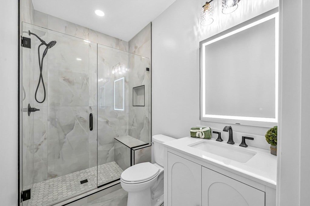 14 Balsam Hill Rd, Ludlow, MA Photo #21
