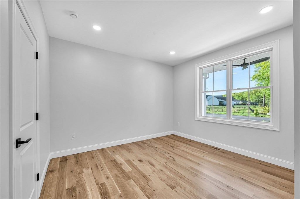 14 Balsam Hill Rd, Ludlow, MA Photo #20