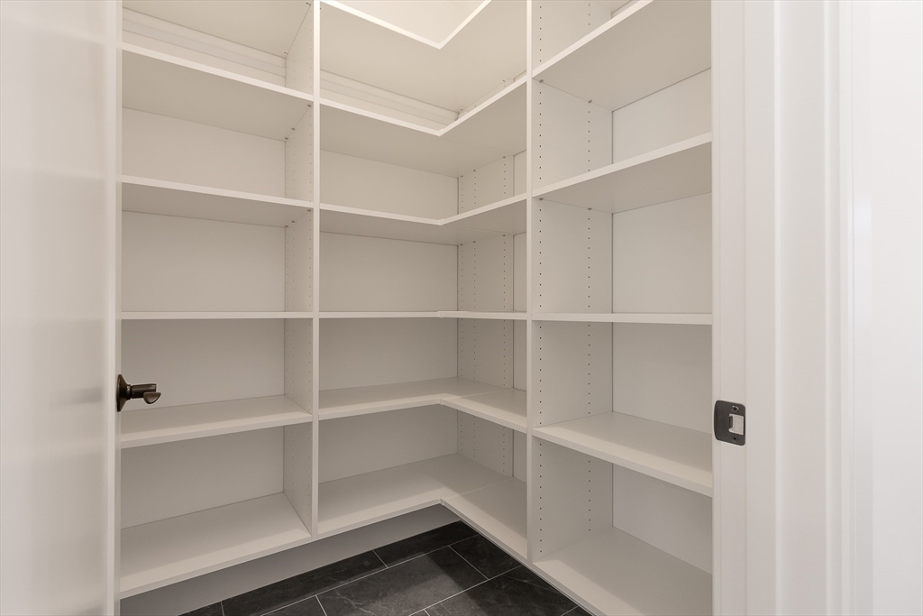 Natick, Massachusetts 01760, United States, 6 Bedrooms Bedrooms, ,6 BathroomsBathrooms,Residential,Active,173414