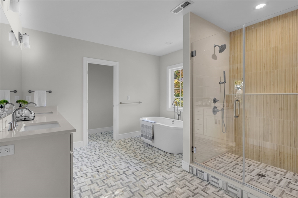 Natick, Massachusetts 01760, United States, 6 Bedrooms Bedrooms, ,6 BathroomsBathrooms,Residential,Active,173414