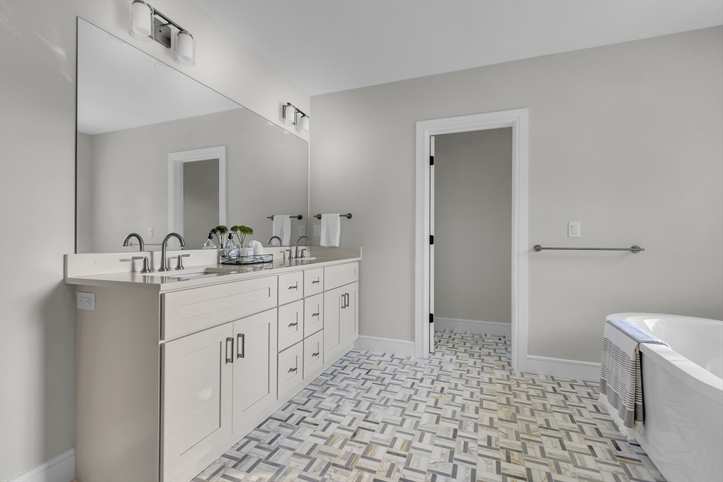 Natick, Massachusetts 01760, United States, 6 Bedrooms Bedrooms, ,6 BathroomsBathrooms,Residential,Active,173414