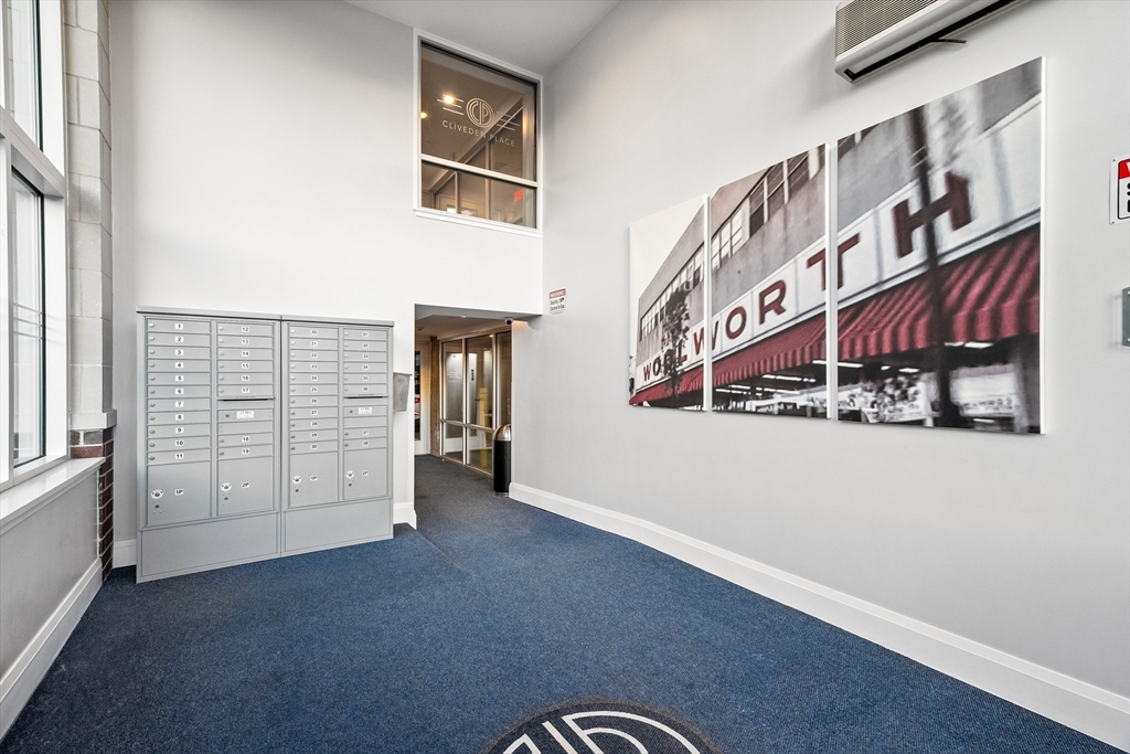 18 Cliveden St 406
