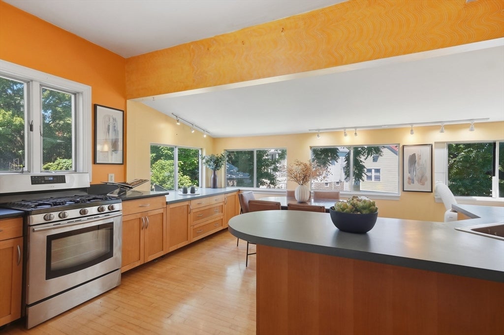 124 Spruce Street #124, Watertown, MA, 124 Spruce Street #124, Watertown, MA Photo #2