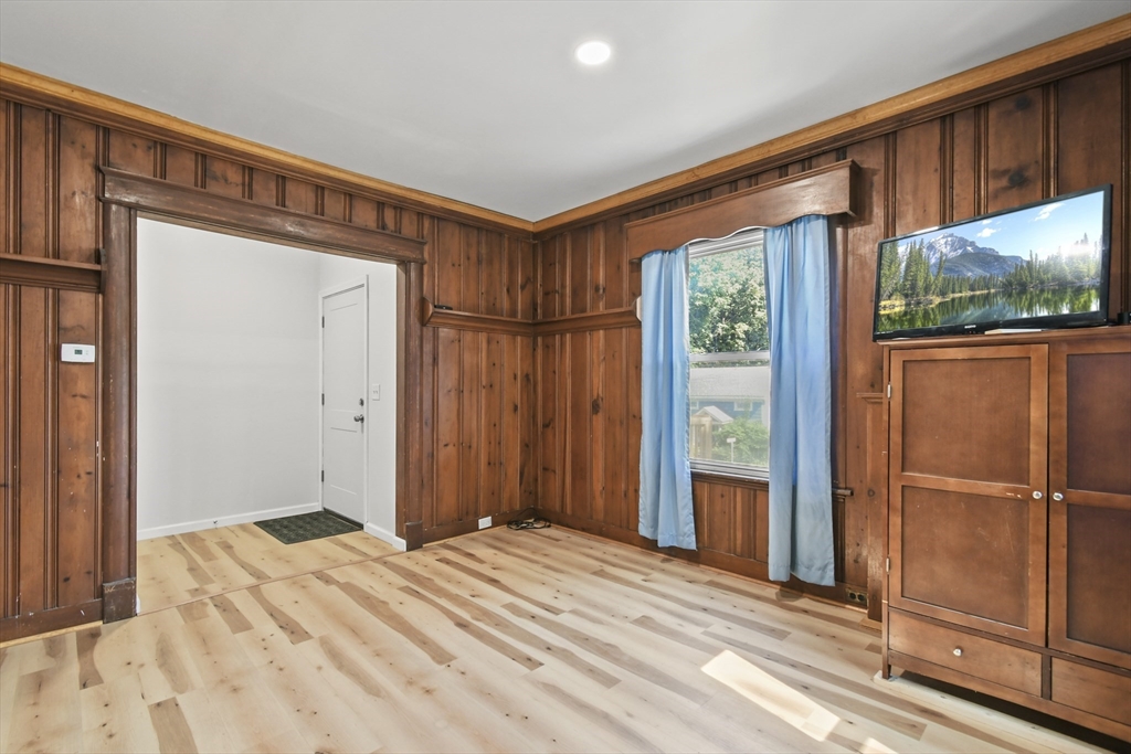 126 W Main St