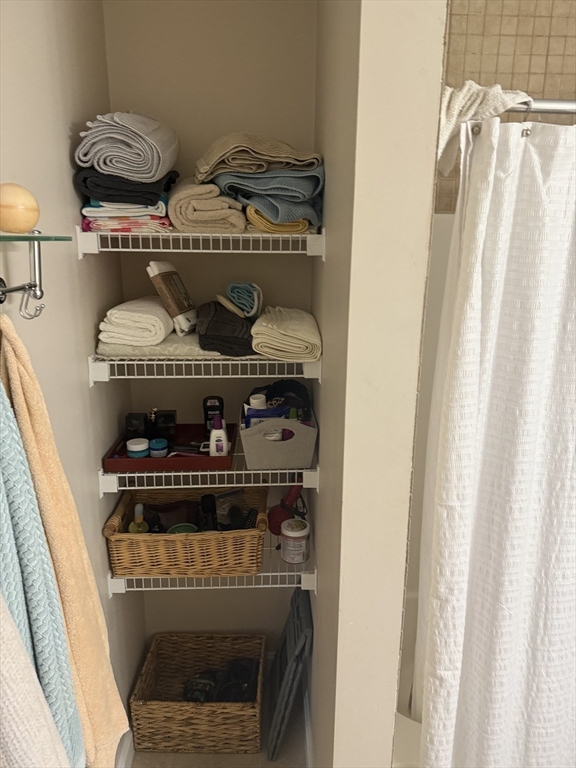 Worcester, Massachusetts 01603, United States, 1 Bedroom Bedrooms, ,1 BathroomBathrooms,Residential,Pending,107821