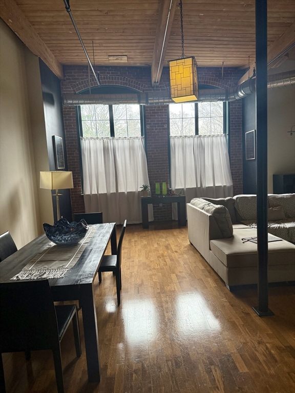 Worcester, Massachusetts 01603, United States, 1 Bedroom Bedrooms, ,1 BathroomBathrooms,Residential,Pending,107821