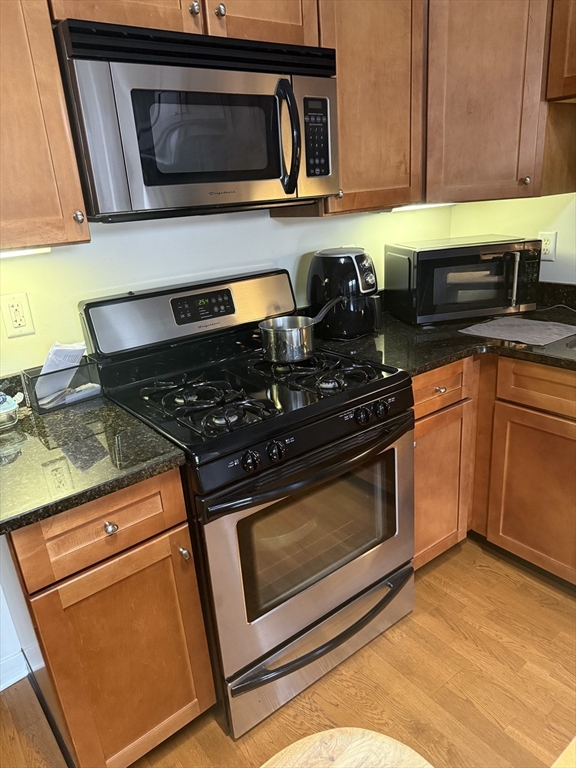 Worcester, Massachusetts 01603, United States, 1 Bedroom Bedrooms, ,1 BathroomBathrooms,Residential,Pending,107821