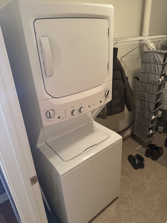 Worcester, Massachusetts 01603, United States, 1 Bedroom Bedrooms, ,1 BathroomBathrooms,Residential,Pending,107821