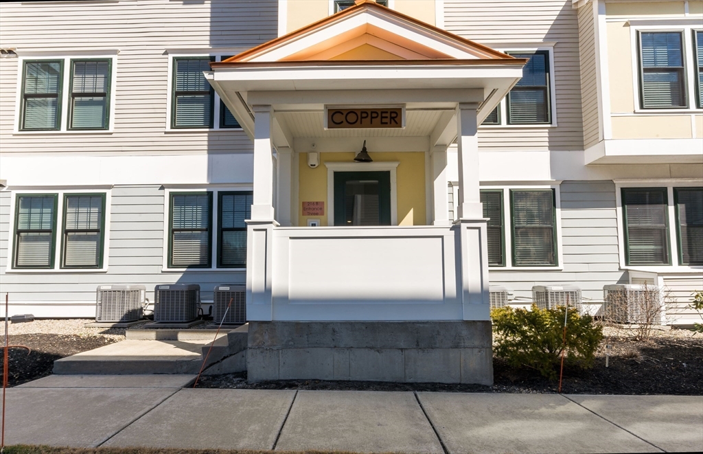216 Water St B306