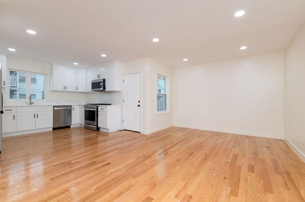 8A Faunce Rd A