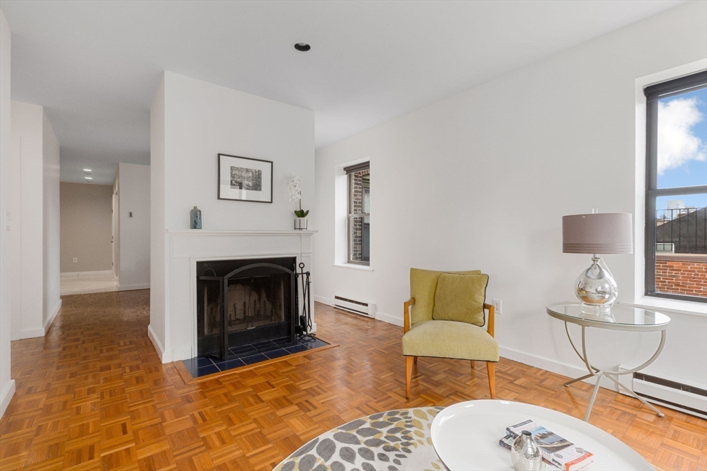 478 Shawmut Ave 8