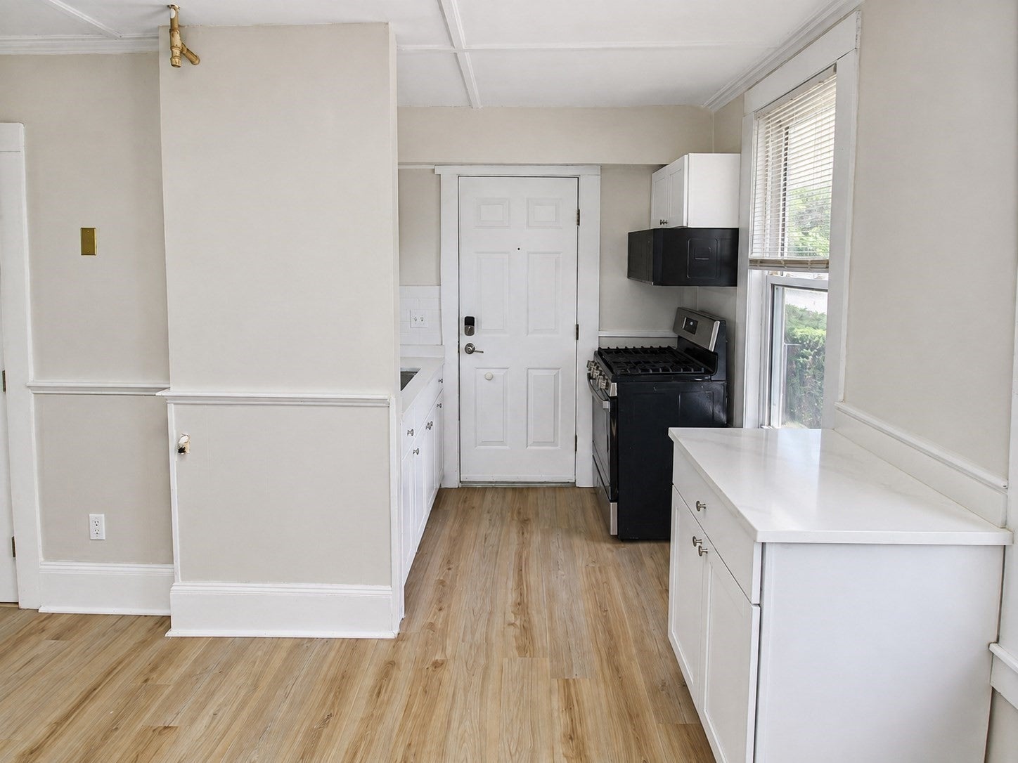 261 Plymouth St 1
