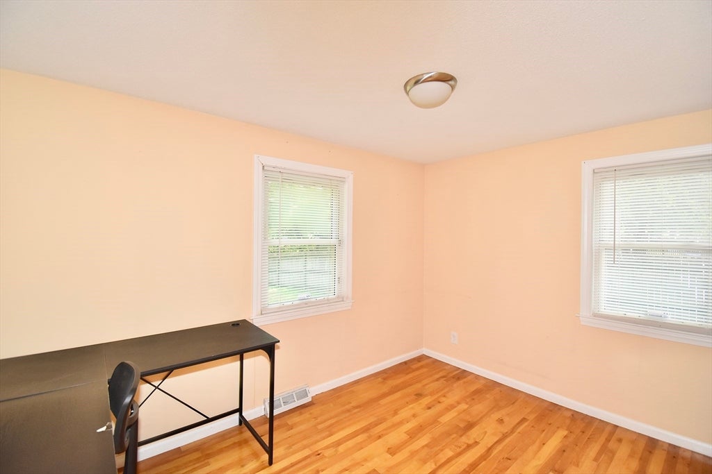143 Stuart St, Springfield, MA Photo #22