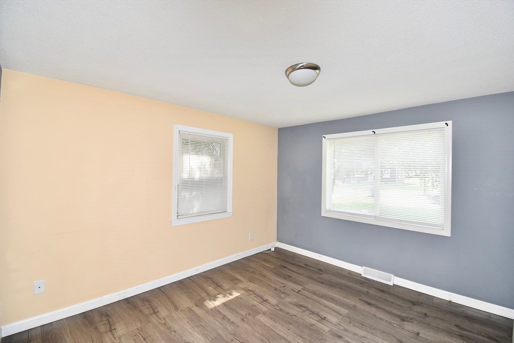 143 Stuart St, Springfield, MA Photo #10