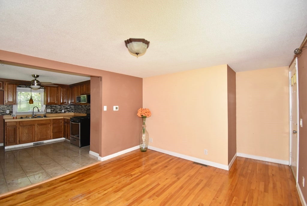 143 Stuart St, Springfield, MA Photo #21