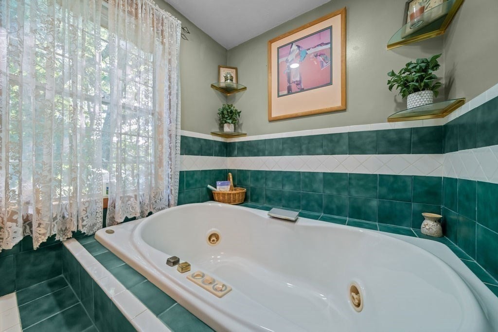 133 Killiney Woods, Millville, MA, 133 Killiney Woods, Millville, MA Photo #31