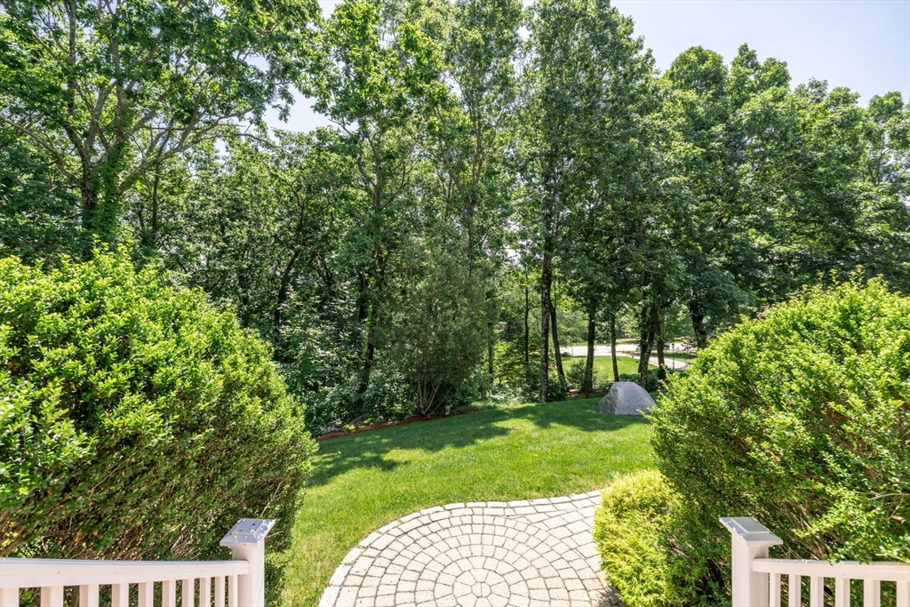 22 Rhodes Dr
