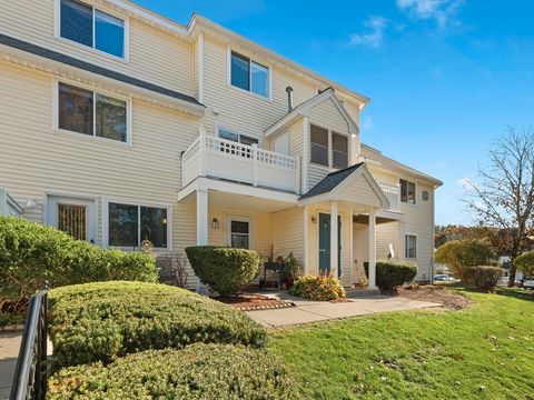 Photo of 360 Littleton Rd #C8, Chelmsford, MA 01824 (MLS # 73448549)