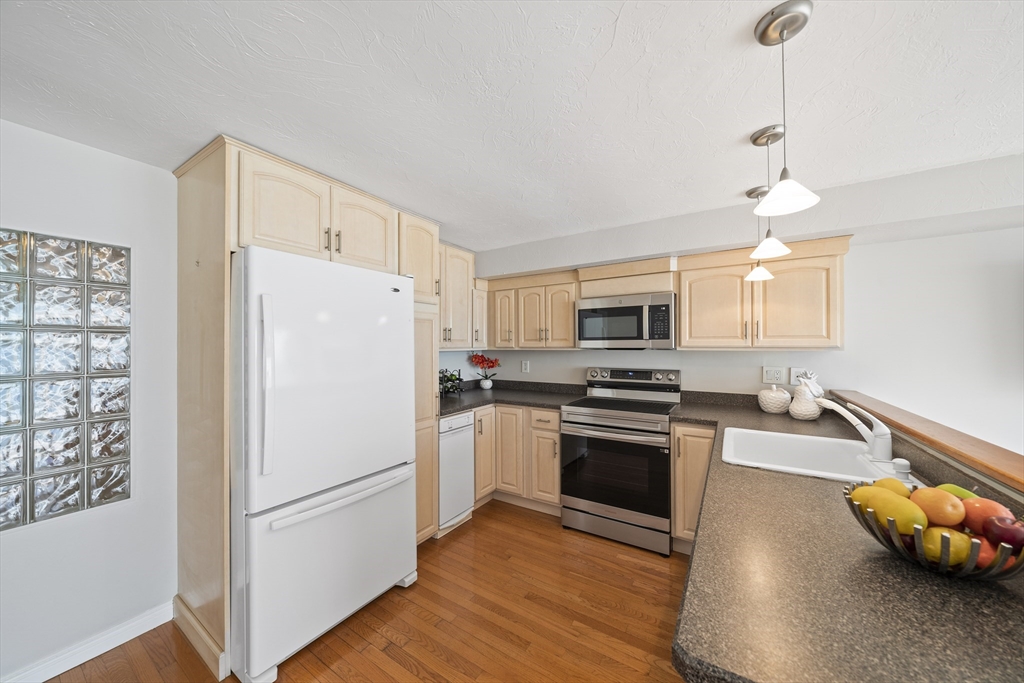 40 Oceanside Dr 40