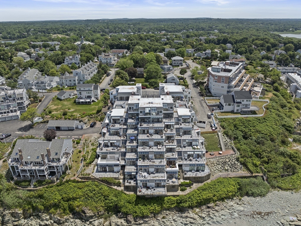 40 Oceanside Dr 40