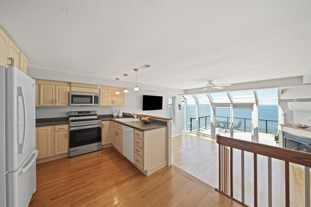 40 Oceanside Dr 40