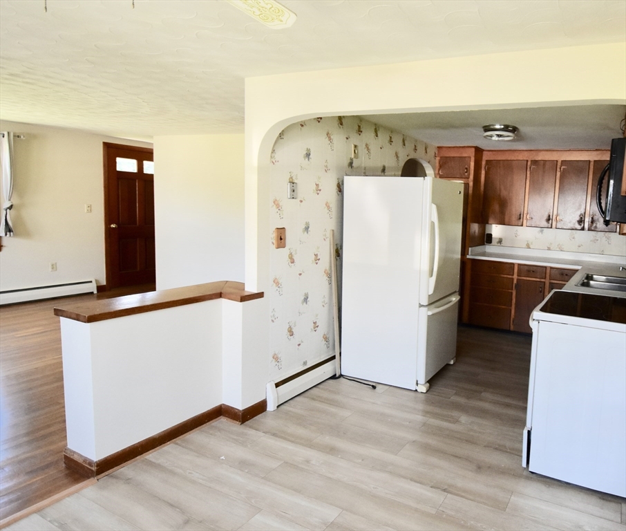 118 Blaine Ave, East Brookfield, MA Photo #6