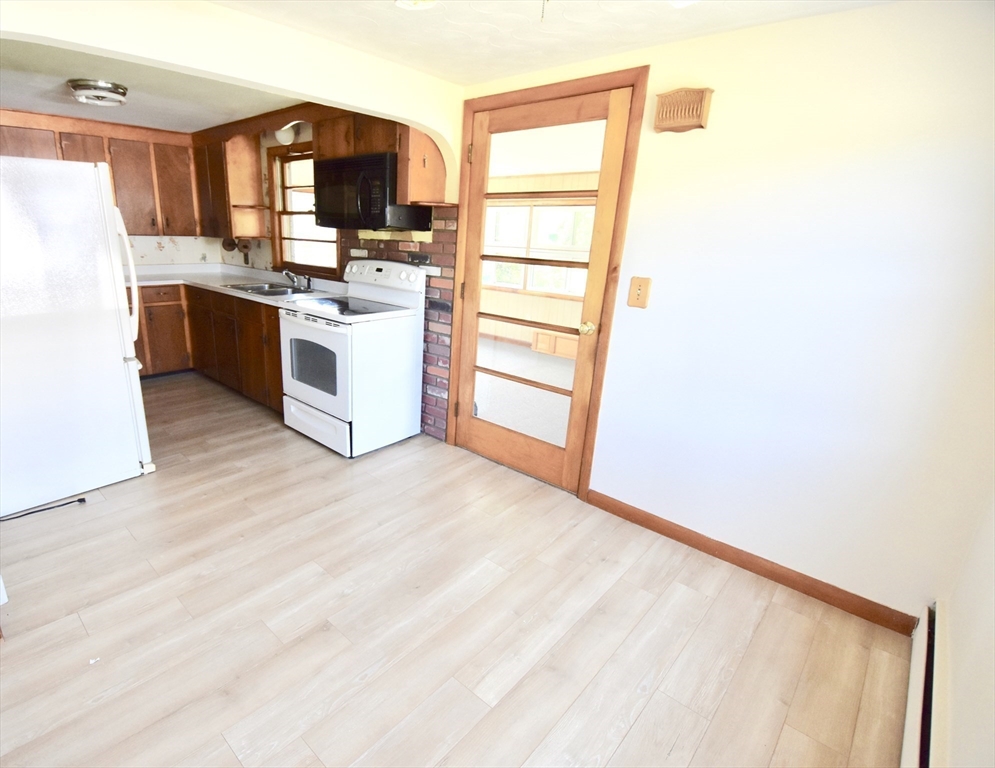 118 Blaine Ave, East Brookfield, MA Photo #5