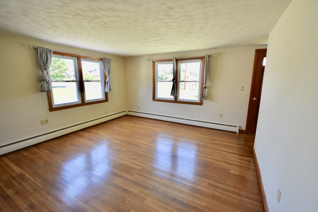 118 Blaine Ave, East Brookfield, MA Photo #2