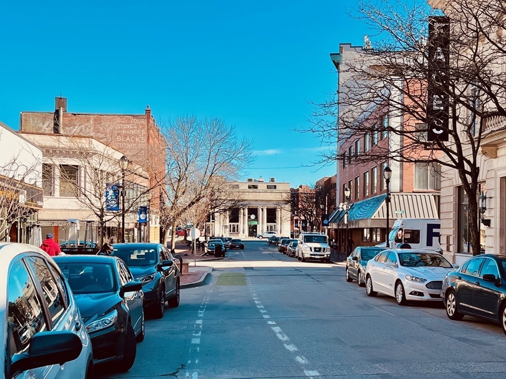 399 Main St