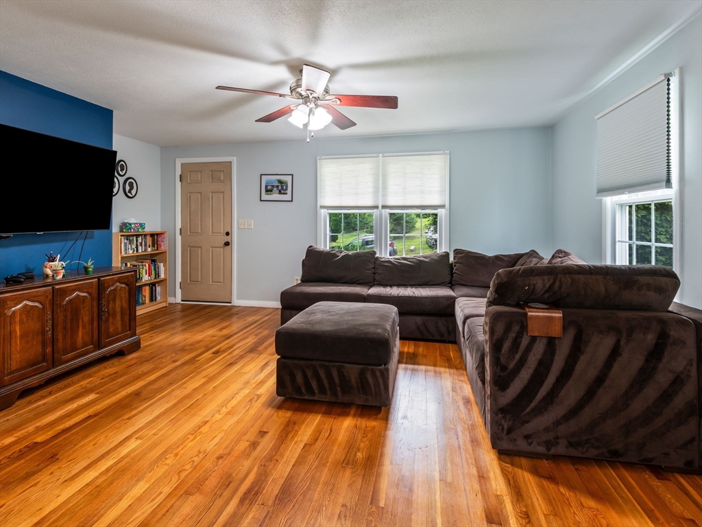 49 Newton Hts, Leominster, MA Photo #6