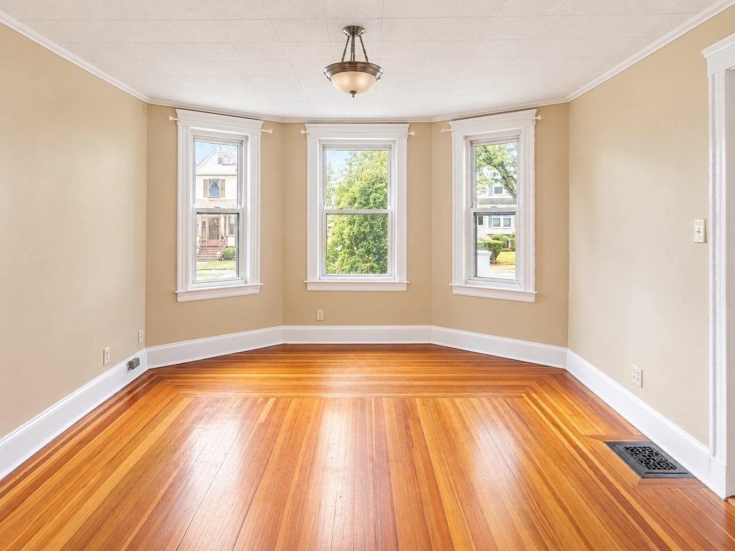 65 Chestnut St #1, Wakefield, MA, 65 Chestnut St #1, Wakefield, MA Photo #9