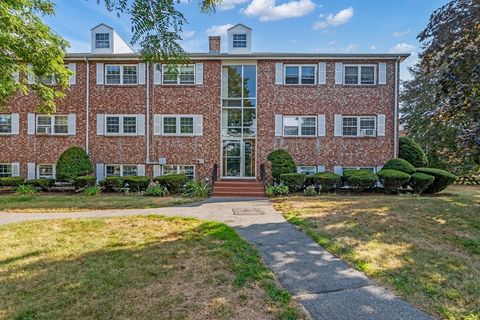 Photo of 35 Fernview Ave #5, North Andover, MA 01845 (MLS # 73460523)