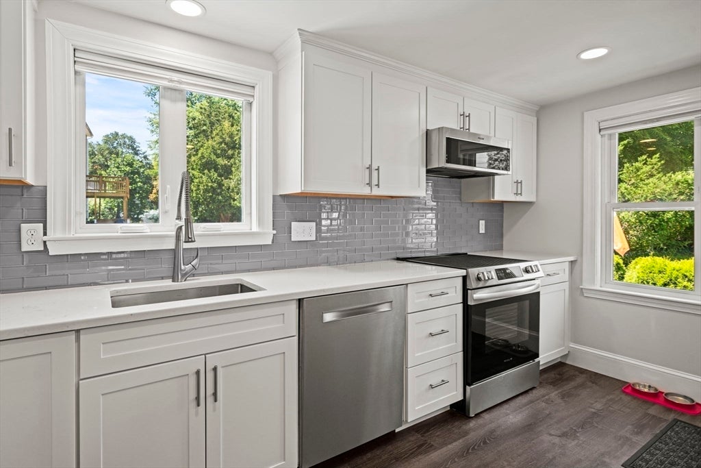 1 Brook Rd, Woburn, MA, 1 Brook Rd, Woburn, MA Photo #6