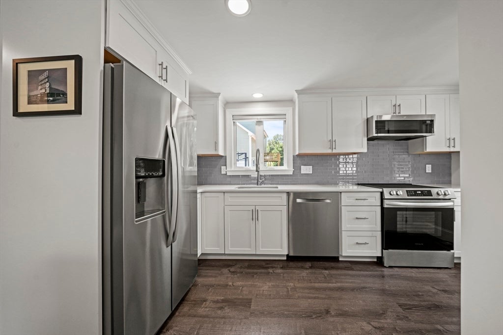1 Brook Rd, Woburn, MA, 1 Brook Rd, Woburn, MA Photo #5