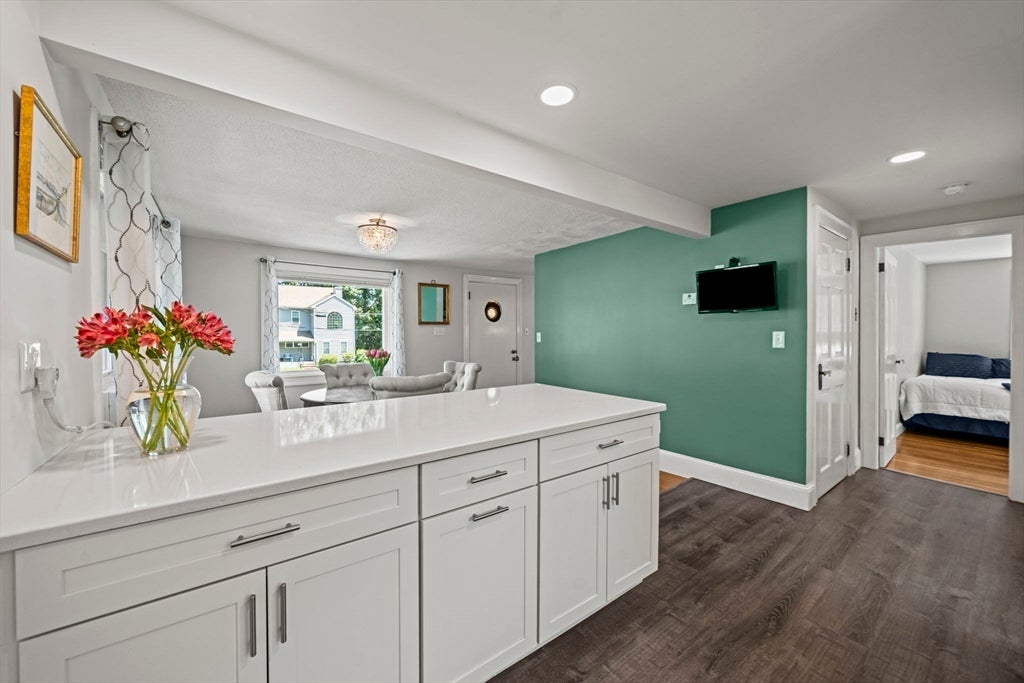 1 Brook Rd, Woburn, MA, 1 Brook Rd, Woburn, MA Photo #8