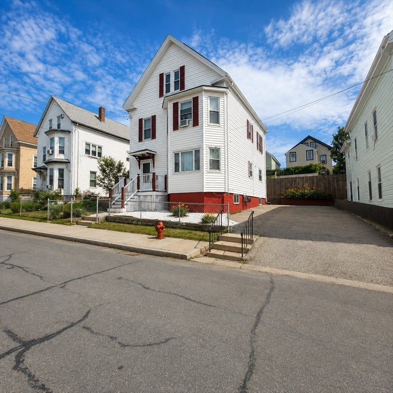 Photo of 33 Hancock St, Haverhill, MA