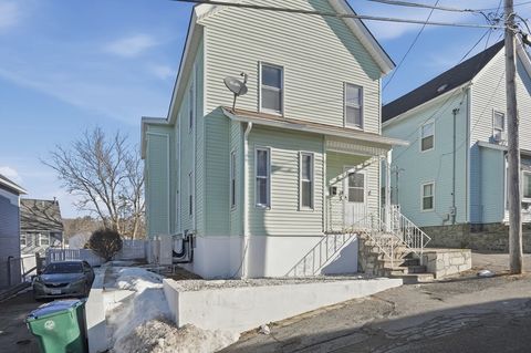 28 Warnock Street Lowell MA 01852