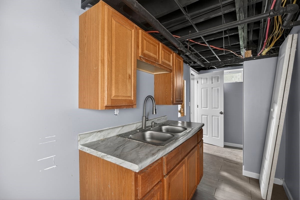 253 Oak St, Holyoke, MA, 253 Oak St, Holyoke, MA Photo #10