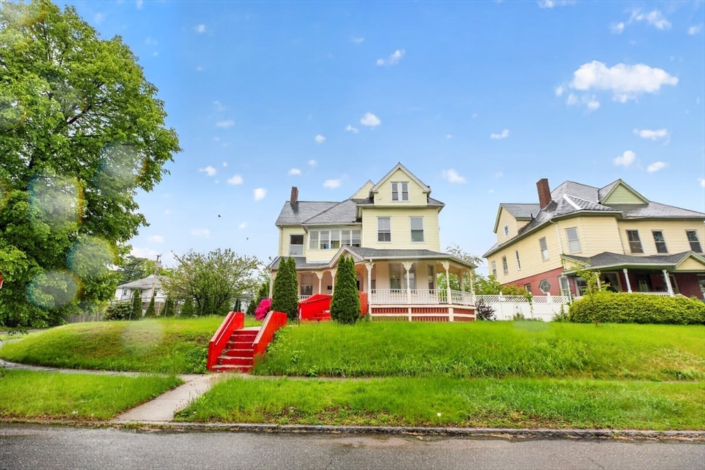 253 Oak St, Holyoke, MA, 253 Oak St, Holyoke, MA Photo #4