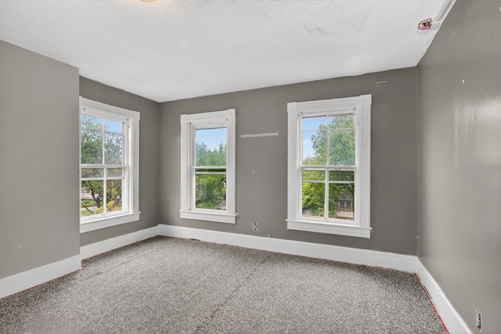 253 Oak St, Holyoke, MA, 253 Oak St, Holyoke, MA Photo #25