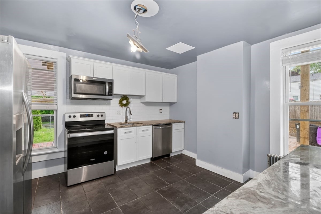 253 Oak St, Holyoke, MA, 253 Oak St, Holyoke, MA Photo #32