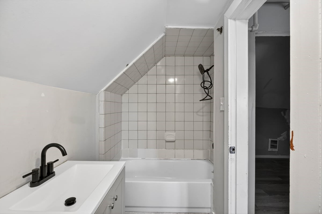 253 Oak St, Holyoke, MA, 253 Oak St, Holyoke, MA Photo #16