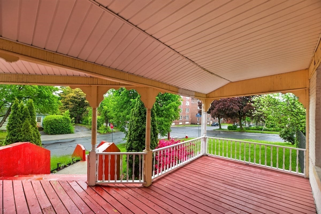 253 Oak St, Holyoke, MA, 253 Oak St, Holyoke, MA Photo #2
