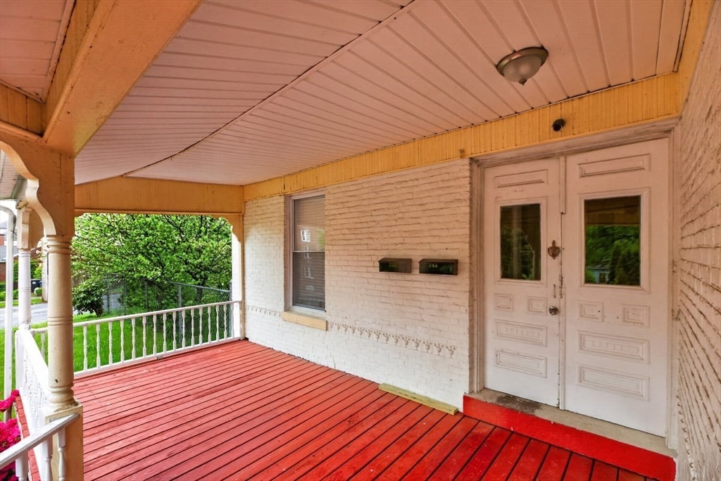 253 Oak St, Holyoke, MA, 253 Oak St, Holyoke, MA Photo #3