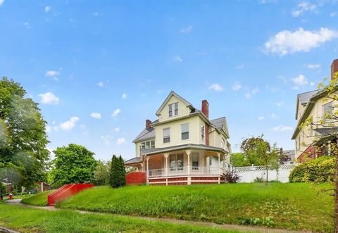 Photo of 253 Oak St, Holyoke, MA 01040 (MLS # 73519520)