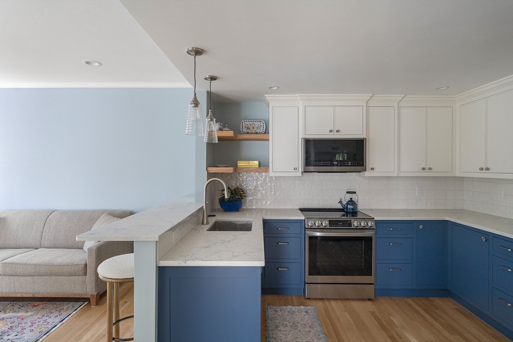 44 Floret Cir 44