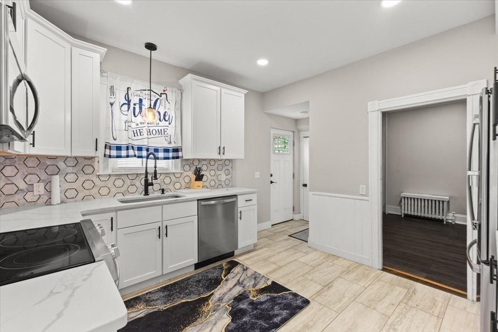 698 Fall River Ave