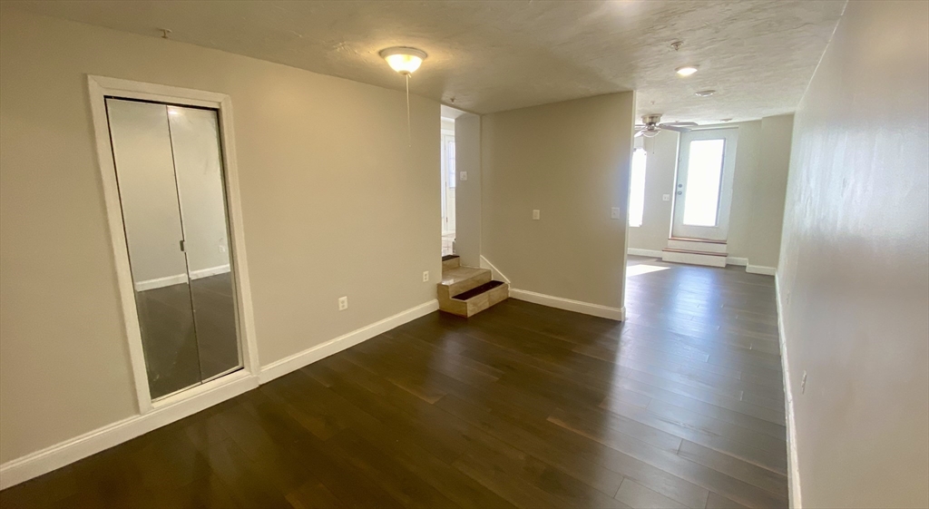 32 Hinckley Street 1R