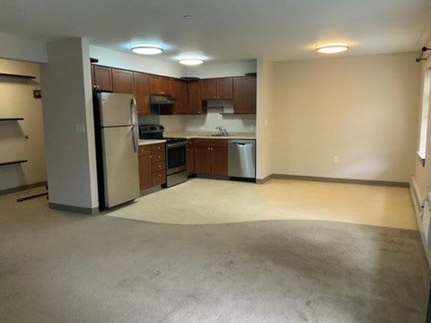 277 W Main St 46